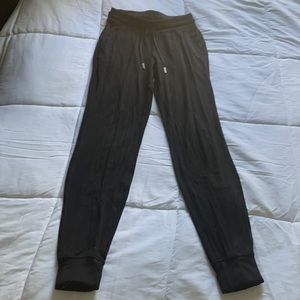 Lululemon size 2 joggers